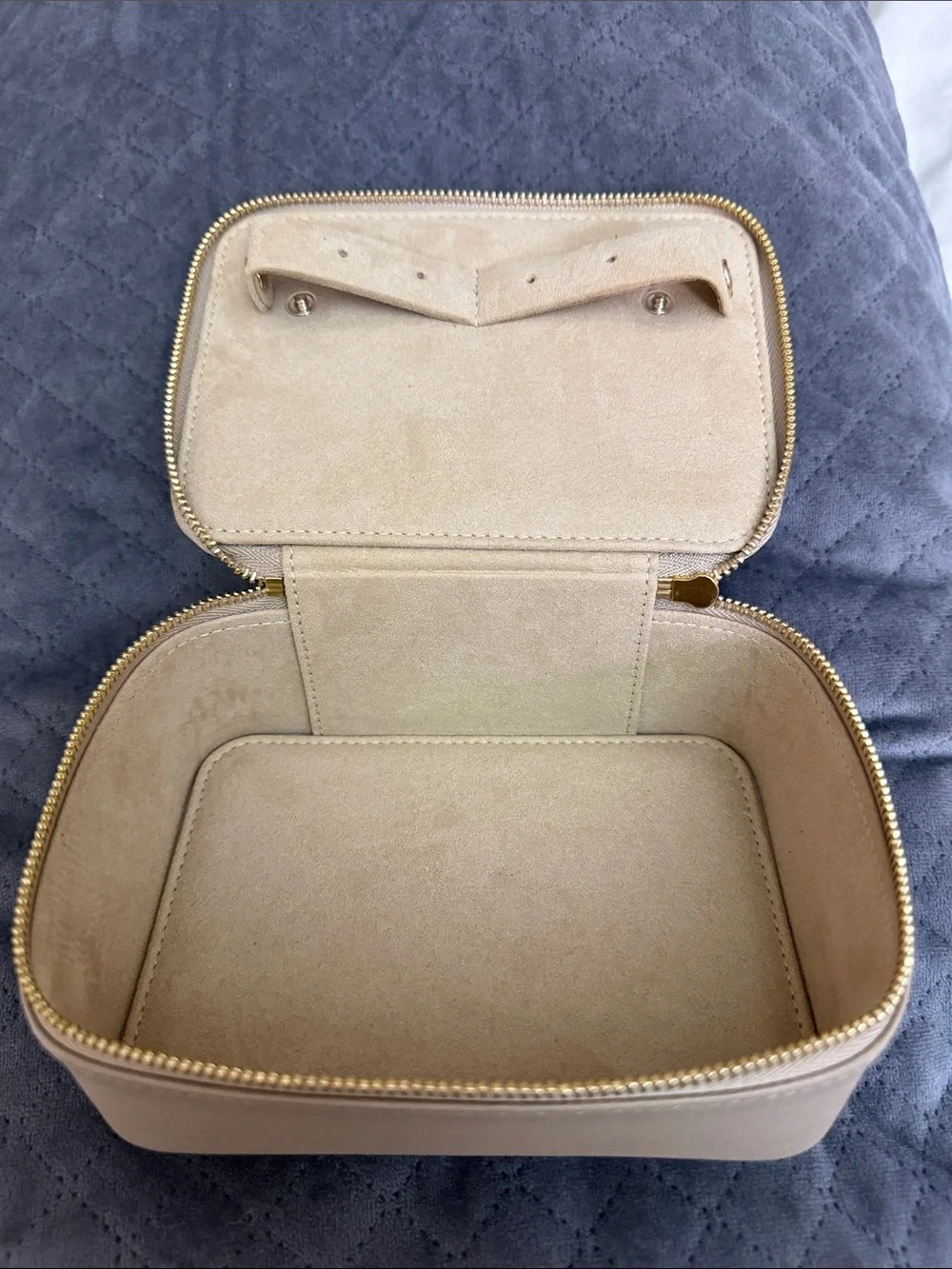 Compact Women's Travel Jewelry Case - Blush Pink